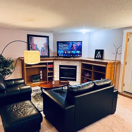 A Classic Homely Basement Suite! Chestermere Eksteriør bilde