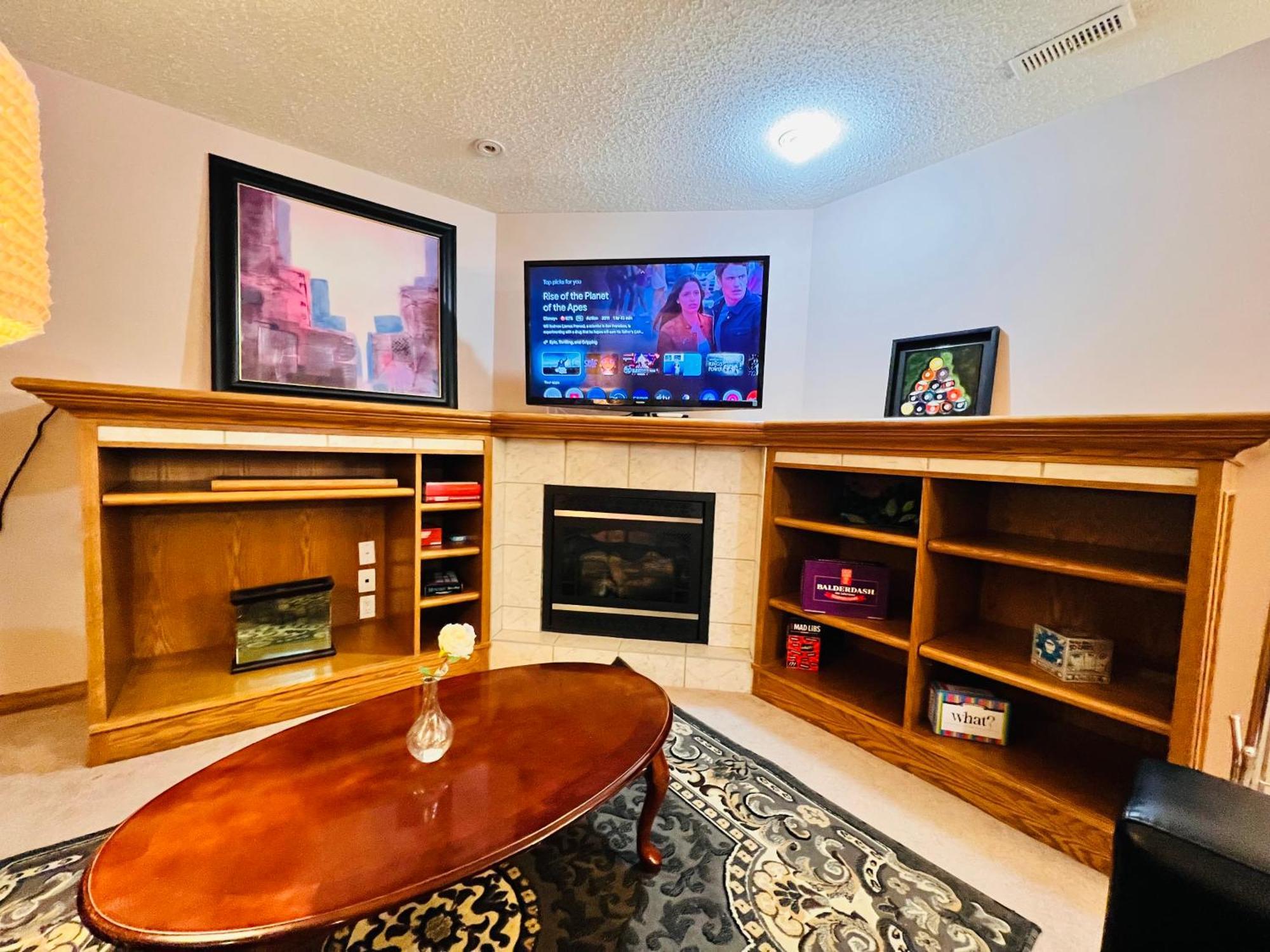 A Classic Homely Basement Suite! Chestermere Eksteriør bilde